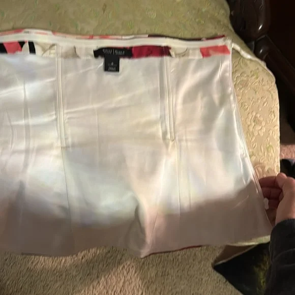 White House Black Market, size 6, side zip bustier - Picture 6 of 6